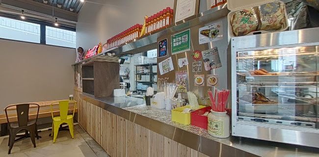 〒901-2306 沖縄県中頭郡北中城村ライカム４０３ フォレストマーケット 1F-3