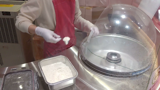 苺わたアメ専門店「ストロベリータイガー」 by あまおう苺加工販売所 伊都きんぐ 小倉新幹線口店 - 飲食業