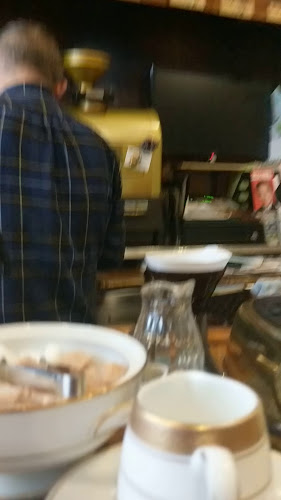 Opinii despre カフェ・コンティニュー în 横須賀市 - 飲食業