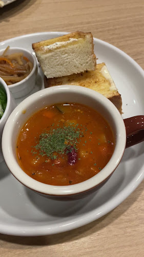 Opinii despre カフェ ルノアール 横浜元町店 în 横浜市 - 飲食業