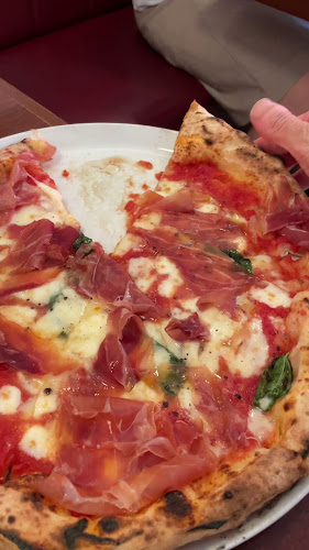 Opinii despre ナプル în 広島市 - 飲食業