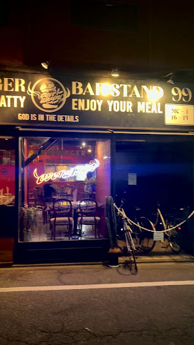 OVERWHELM HAMBURGER and BAR STAND - 飲食業