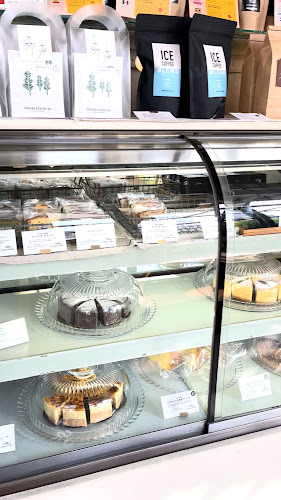 〒060-0061 北海道札幌市中央区南１条西１２丁目４−１８２ AS ビル 1F