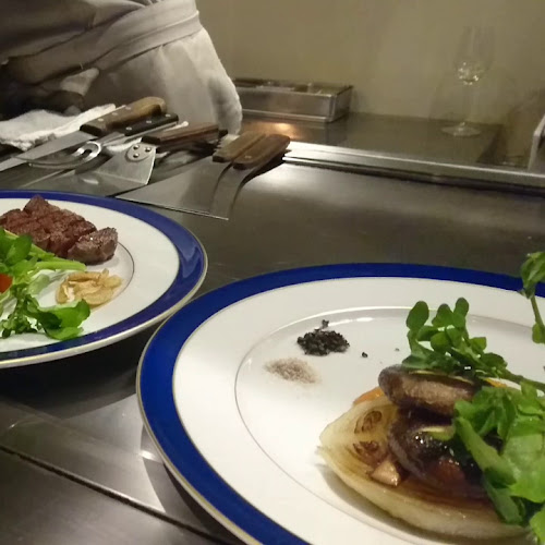 Opinii despre BAR SHOW-TIME TEPPAN STEAK HOUSE(バーショータイム テッパン ステーキハウス) în 横浜市 - 飲食業