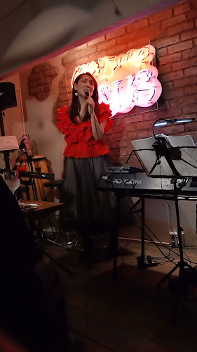 Opinii despre cafe PLUS în 横浜市 - 飲食業