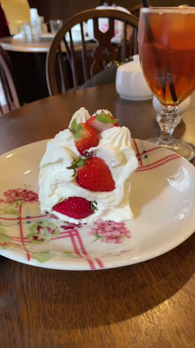 Opinii despre スリーチムニーズ în 大阪市 - 飲食業