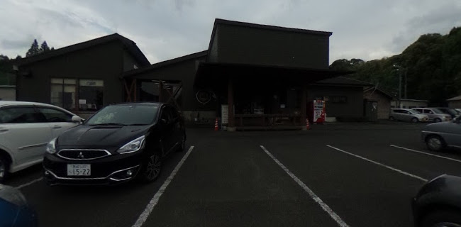 Opinii despre 旭ヶ丘ゴルフリゾート サンライズヒル în 三股町 - 飲食業