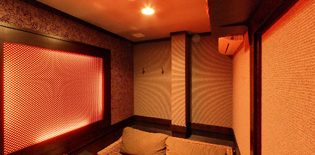 ワインと料理 セラヴィ - 飲食業