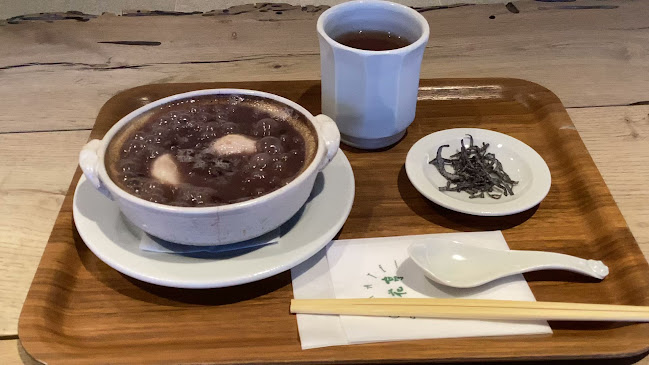 Opinii despre 六花亭 神楽岡店 în 旭川市 - 飲食業