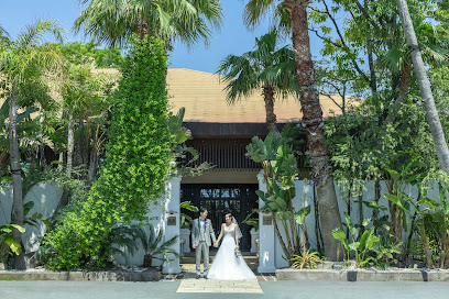 THE ORIENTAL TERRACE