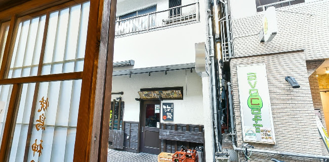 〒101-0051 東京都千代田区神田神保町１丁目４−１７