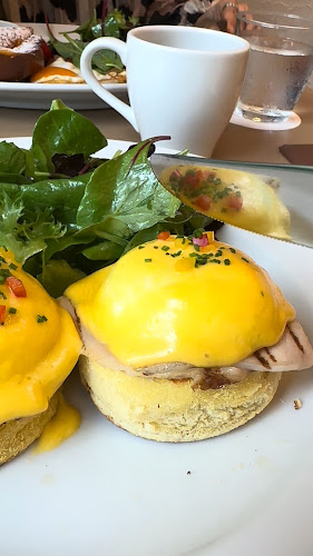 サラベス 東京店