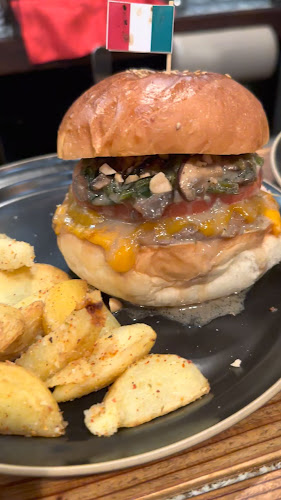 WorldBurger - 飲食業