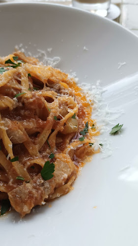 Opinii despre ガーデンアンドクラフツ 立川店 în 立川市 - 飲食業