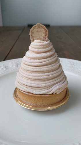 Opinii despre ラトリエ ドゥ アンティーク în 横浜市 - 飲食業