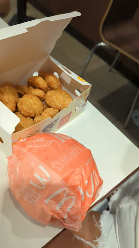 Opinii despre マクドナルド 七条京阪店 în 京都市 - 飲食業