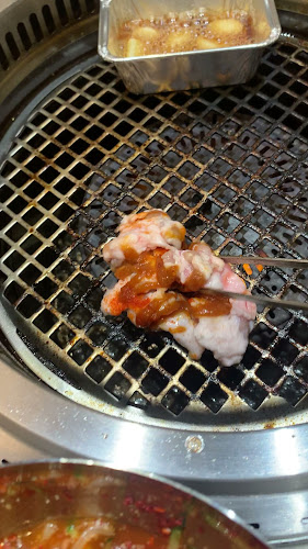 かみむら牧場 船橋宮本店 - 飲食業