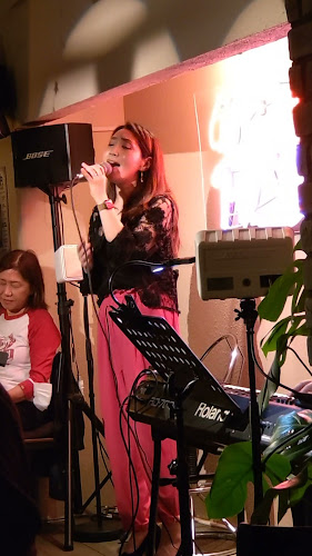 Opinii despre cafe PLUS în 横浜市 - 飲食業