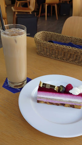 Sky produced by Toshi Yoroizuka - 横浜市