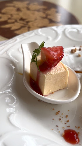 Opinii despre レストラン＆カフェ ラ・ヴィータ în 伊東市 - 飲食業