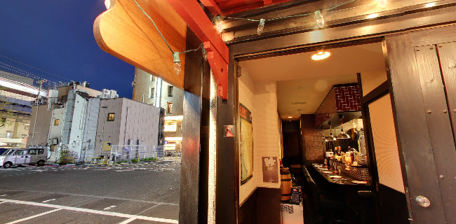 Opinii despre ワインと料理 セラヴィ în 神戸市 - 飲食業