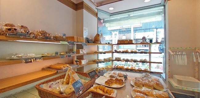 Opinii despre ベーカリーファリーヌ în 那覇市 - 飲食業