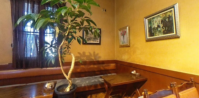 カフェテラス 薔薇都