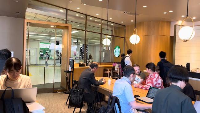 Opinii despre スターバックス コーヒー JR上野駅 入谷改札前店 în 台東区 - 飲食業