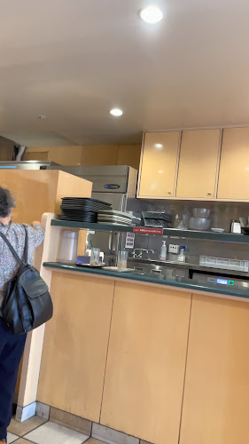 Opinii despre カフェ・ベローチェ 鴨居店 în 横浜市 - 飲食業