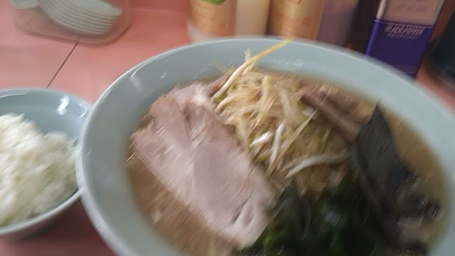 Opinii despre ラーメンショップ 橋戸店 în 横浜市 - 飲食業