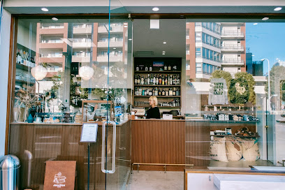 Junction STAND Cafe Bar