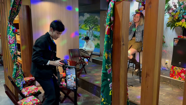 Opinii despre Hồi Ức 1977 - Yokohama Cafe - Live music în 横浜市 - 飲食業