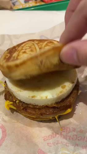 マクドナルド 国際通り牧志店 - 飲食業