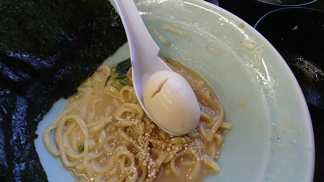 Opinii despre 横浜家系ラーメン厚木インター魂心家 în 厚木市 - 飲食業