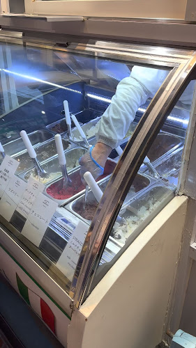 Opinii despre ジェラテリア マンマミア în 文京区 - 飲食業