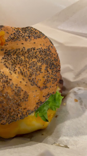 Opinii despre KUA`AINA 青山本店 în 港区 - 飲食業