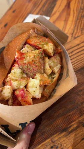 Opinii despre LUKE'S LOBSTER 渋谷ParkStreet店 în 渋谷区 - 飲食業