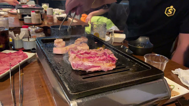 〒900-0032 沖縄県那覇市松山２丁目４−１５