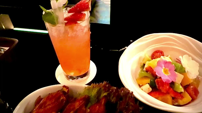 R3 Club Lounge - 飲食業