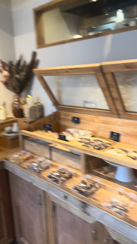 〒464-0064 愛知県名古屋市千種区山門町２丁目６７ ナビオ覚王山 1F