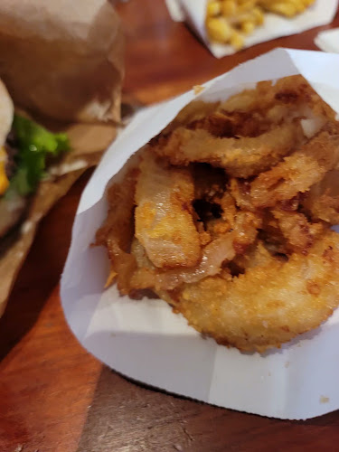 Opinii despre ゴーストバーガー în 荒川区 - 飲食業