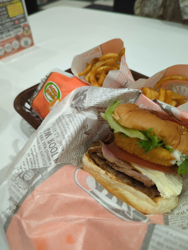 〒901-0225 沖縄県豊見城市豊崎３−３５