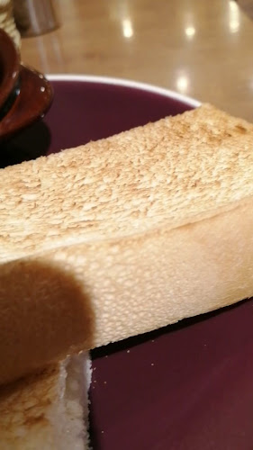 Opinii despre エスタシオンカフェ 三ノ宮 în 神戸市 - 飲食業