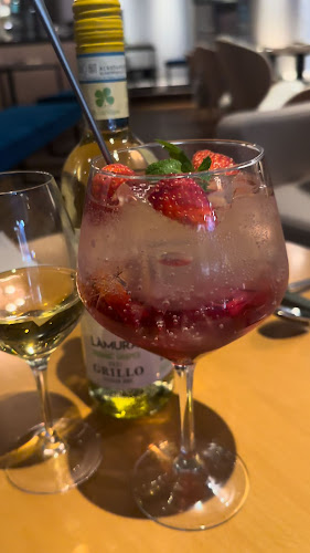 Comentarii opinii despre 24/7 café apartment 池袋