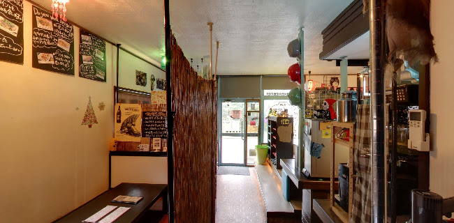 〒901-2227 沖縄県宜野湾市宇地泊３丁目１６−５