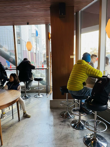 〒111-0032 東京都台東区浅草２丁目６−１５