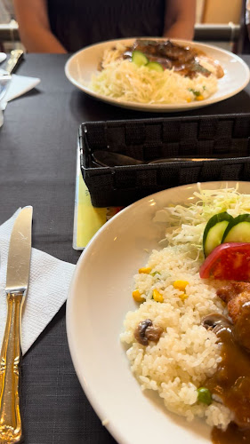 ツル茶ん 本店 - 飲食業