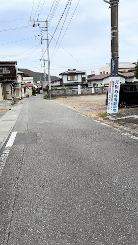 〒403-0004 山梨県富士吉田市下吉田５丁目５−９