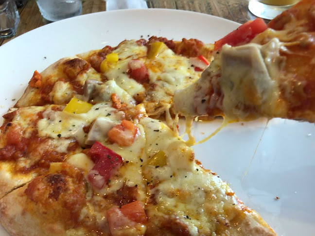 Opinii despre CaCa Grill & Pizza în 横浜市 - 飲食業