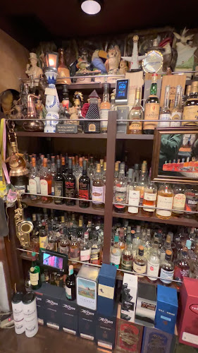 Opinii despre 洋酒舗 勘十里 BAR country în 大阪市 - 飲食業